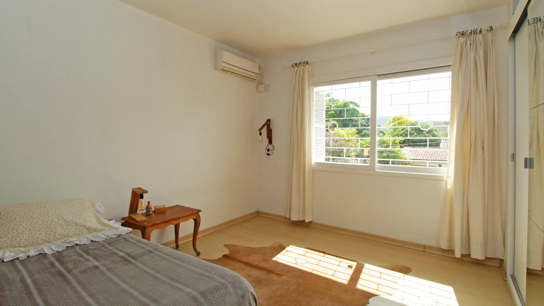 Quarto Meio janela