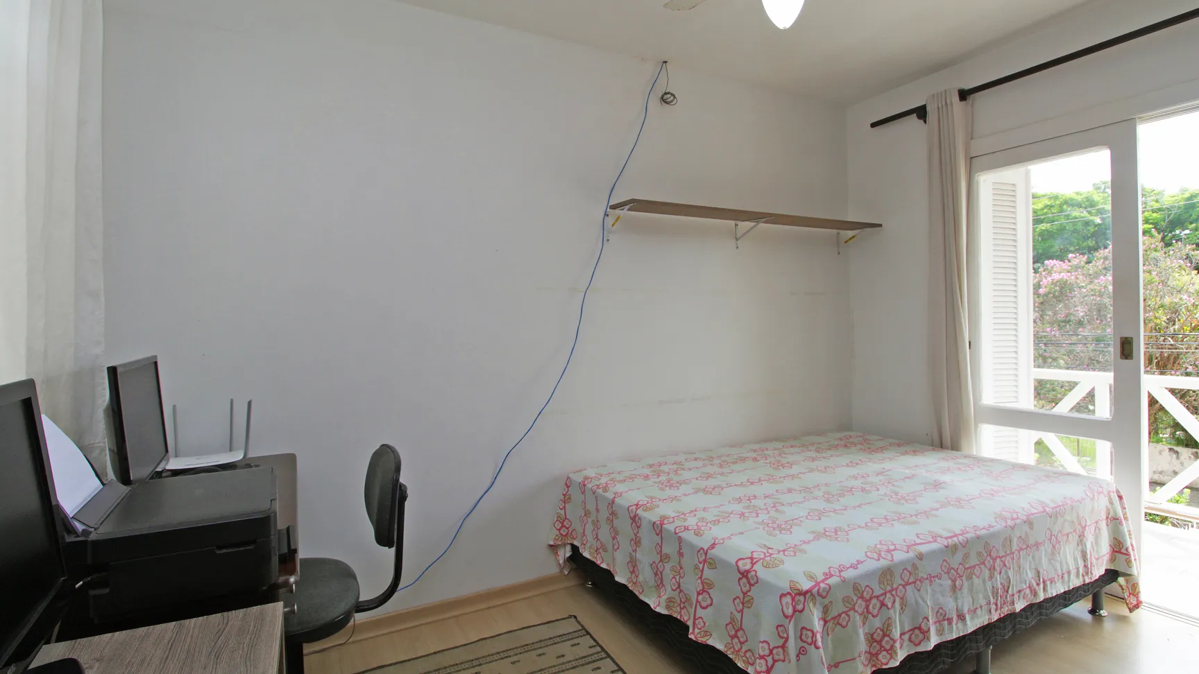 Quarto Esquerda Cama